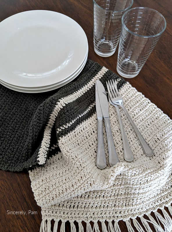 Easy peasy dish towel. Free crochet pattern by Sincerely, Pam.
