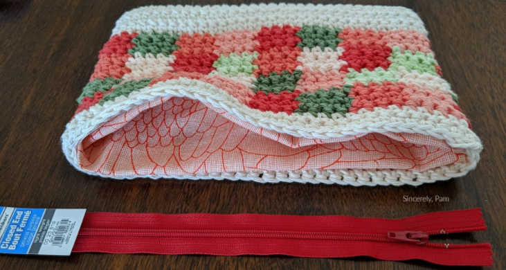 picnic clutch crochet pattern by sincerely pam