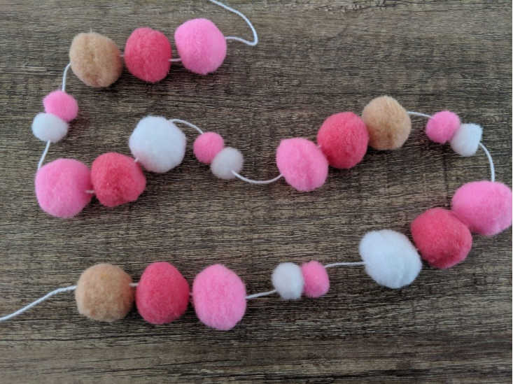 pompom garland tutorial