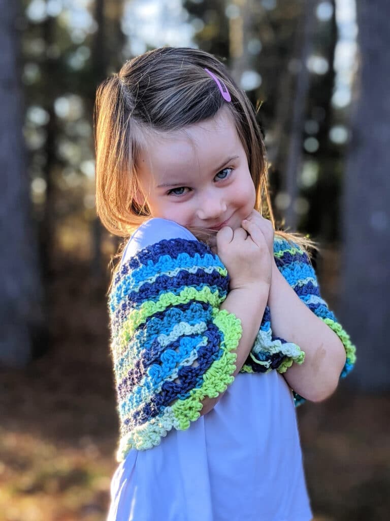 brooke poncho crochet pattern by sincerely pam using felici yarn from wecrochet