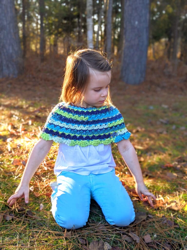 brooke poncho crochet pattern by sincerely pam using felici yarn from wecrochet